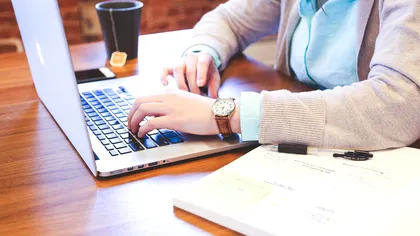 Ce se întâmplă dacă lucrezi în zilele libere legale. Cât trebuie să fii plătit conform legii