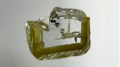 Acest mineral nu ar trebui să existe pe suprafața Pământului, dar cercetătorii l-au găsit în interiorul unui diamant