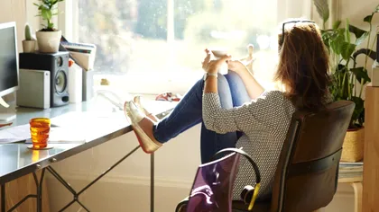 Visul muncii de acasă se stinge sub ochii noștri: cine are cel mai mult de pierdut