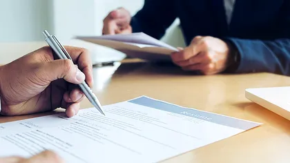 O importantă bancă din România pune tunurile pe angajați: concedieri în masă