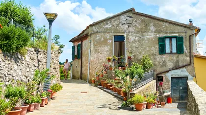 Dai pe o casă mai puțin decât pe o cafea: unde și de ce