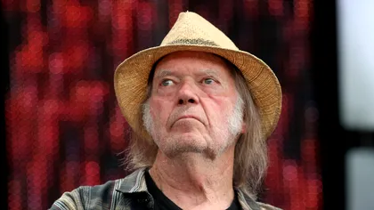 Neil Young nu vrea să împartă Spotify cu Joe Rogan: ce decizie a luat artistul și de ce