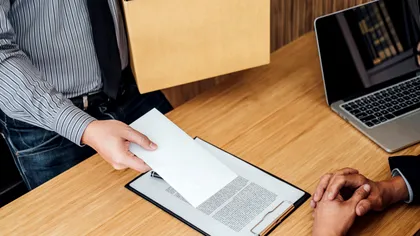 Ce se ascunde, de fapt, în spatele valului uriaș de demisii: de ce își părăsesc românii jobul