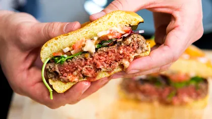 “Nimeni nu va mai mânca carne până în 2035” – premisa CEO-ului Impossible Foods