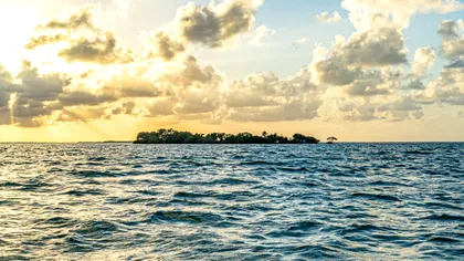 Și-au cumpărat o insulă iar acum vor să își facă propria țară, cu steag, imn și guvern