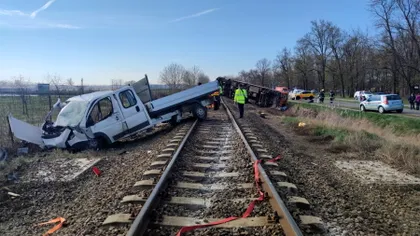 Accident feroviar în Ungaria. Cel puțin 5 oameni au murit, după ce un tren a intrat într-o camionetă
