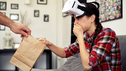 De ce ai rău de mișcare când îți pui ochelarii VR: explicația cercetătorilor