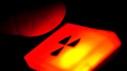 Așa ar arăta lumea dacă țările ar declanșa simultan atacuri nucleare. Pe Pământ sunt 14.000 de orașe și 15.000 de bombe nucleare