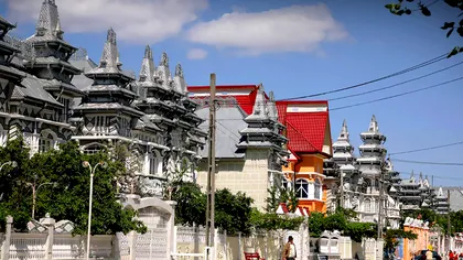 Satul cu palate și castele, din afaceri cu fier vechi. Un 