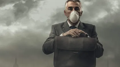 Respiri aer poluat? Cum poți face bani frumoși din asta, ca român de rând