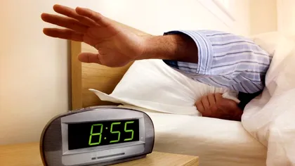 Apeși des butonul de amânare a alarmei de trezire dimineața? Ce se întâmplă în corpul tău de fapt