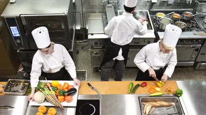 Ce se întâmplă dacă lucrezi de Rusalii și alte sărbători legale, ce drepturi ai, obligatoriu: toți salariații români trebuie să știe