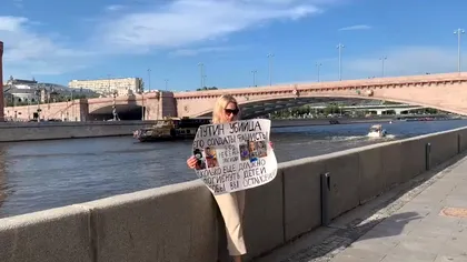 Jurnalista care l-a sfidat pe Vladimir Putin la TV și în fața Kremlinului, condamnată pentru „discreditarea” armatei