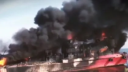 Pericol de dezastru ecologic pe Dunăre, după ce trei barje au luat foc. Precizări făcute de Ministerul Mediului