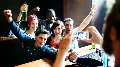 Când au prins oamenii gustul alcoolului și al substanțelor halucinogene, de fapt: explicația cercetătorilor