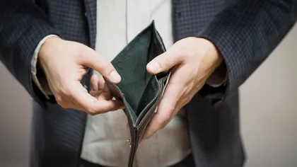 Nici străinătatea nu mai e ce-a fost: traiul greu pune stăpânire pe Occident, ne apropiem tot mai mult de criza din 2008