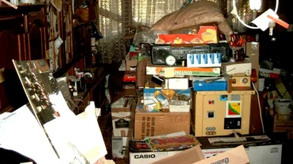 Boala „vecinului care adună gunoaie”: ce e disposofobia, cum îi afectează „hoarding-ul” pe cei din jur