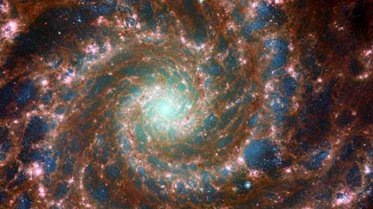 „Cine n-are bătrâni, să-și cumpere”: telescopul James Webb, ajutat de „seniorul” Hubble. O nouă imagine cu galaxia fantomă Messier 47