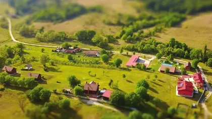 Satul depopulat cumpărat de un italian: vrea să facă din el ceea ce românii n-au vrut, ori n-au știut