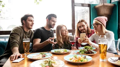 Cât de manierați sunt românii la restaurant: ce regiuni sunt „fruncea” bunului simț