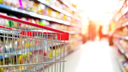 Românii sunt săraci, dar nu prea? Cheltuim bani la greu, mai ales pe mâncare