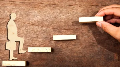 De ce evoluția te împiedică să devii cea mai bună versiune a ta: cum profită industria de 