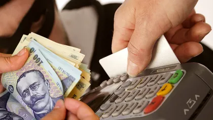 Dispar banii românilor de pe card, instant: neatenția de la bancomat care te poate costa scump