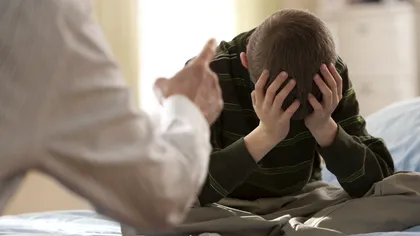 Dacă ai părinți severi, ai putea dezvolta depresie: ce indică ultimele studii