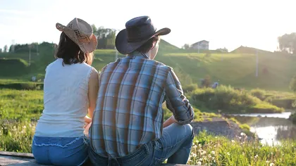Câți tineri de la țară vor în oraș, la facultate: ce domenii îi atrag, conform sondajelor