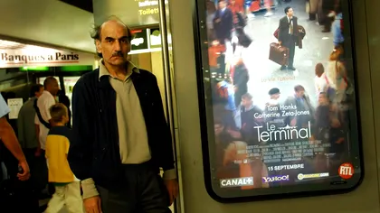 Barbatul care a trăit 18 ani într-un aeroport din Paris a murit. După el a fost realizat celebrul film „The Terminal” cu Tom Hanks