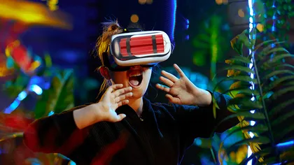 Dacă mori în joc, mori și-n viața reală: Oculus Rift Creator dezvăluie o nouă cască VR care sperăm că nu se va comercializa vreodată