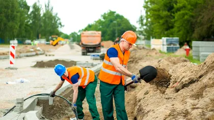 Vestea dimineții pentru 1,6 milioane de muncitori români, se majorează salariul minim pe economie: când intră în vigoare schimbarea