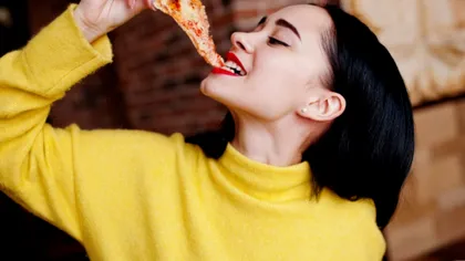 Oamenii de știință au creat „fibre invizibile” care pot face prăjiturile și pizza mai sănătoase pentru tine