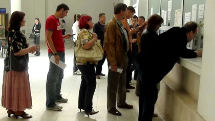 Ne-am digitalizat: ce act obții acum online, fără să stai la cozi și să aștepți doamnele de la ghișeu să-și bea cafeaua