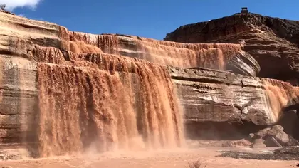 Când și unde poți să vezi “cascada de ciocolată”: 