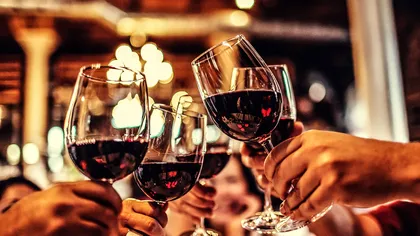 Cât alcool ai voie să bei înainte să te îmbolnăvești: statisticile care ar trebui să te pună pe gânduri