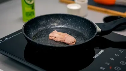 Cea mai nouă alternativă la carne vrea să salveze porcul de Crăciun: creată integral în laborator, pare convingătoare