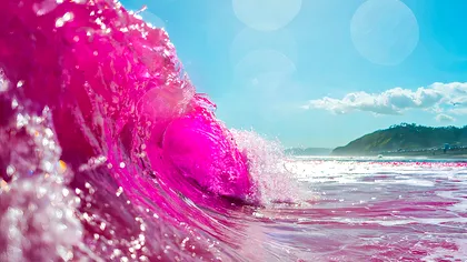 Motivul bizar pentru care oamenii de știință colorează oceanul în roz: ce arată experimentul