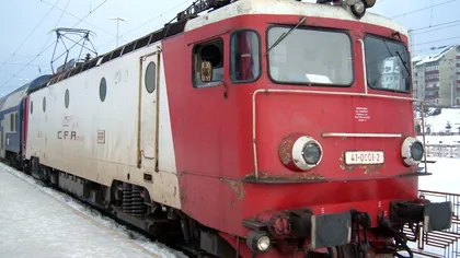 Un nou incident feroviar în România. O altă locomotivă a deraiat, polițiștii sunt la fața locului