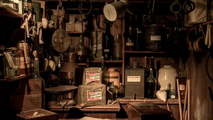 Descoperire uluitoare în garajul unei familii. Comoara nebănuită ce a zăcut ascunsă timp de 47 de ani