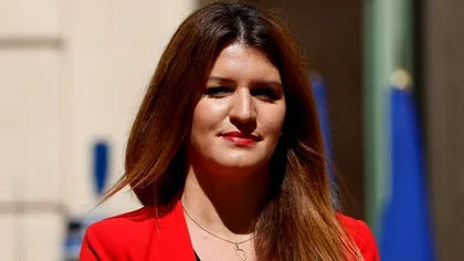 Un ministru, pe coperta unei reviste pentru adulți. 100.000 de exemplare, vândute în trei ore. „Femeile sunt libere”