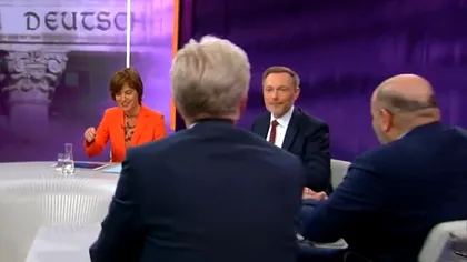 Gafă la nivel înalt. Ce a încercat să ascundă un ministru de Finanțe, în timp ce era filmat. Video