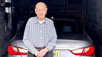 „Am 109 ani și mă simt perfect”. Un centenar care își conduce mașina și nu are nevoie de asistență a dezvăluit secretele longevității