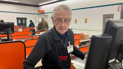 „Nu stau să mă gândesc la moarte”. O femeie de 92 de ani se pregătește să iasă la pensie. Motivul pentru care a lucrat atât de mult timp