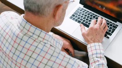 Înșelătorie pentru pensionari. Cum sunt păcăliți să își golească buzunarele. „Este o mare minciună”