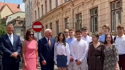 Klaus Iohannis, glumă referitoare la greva profesorilor, în fața unor elevi. „Vedeți? Are avantajele ei”