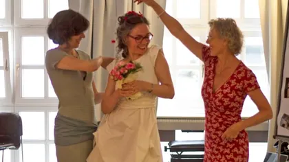 O româncă din Germania s-a căsătorit cu ea însăși. „A fost mai greu decât credeam. Mi-a fost frică”