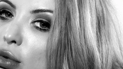 Cine este feblețea lui Tarantino, actrița română care a făcut actorie la Hollywood: Sabina Lisievici a scris prima sa carte la vârsta de opt ani