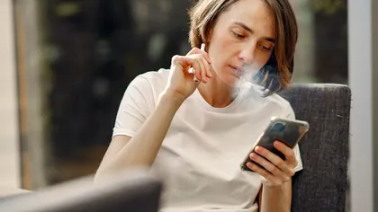 Țigările electronice, interzise în spațiile publice închise. Un nou proiect de lege, pe masa senatorilor