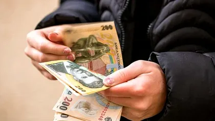 Patronii români, obligați prin lege să nu mai țină salariile 
